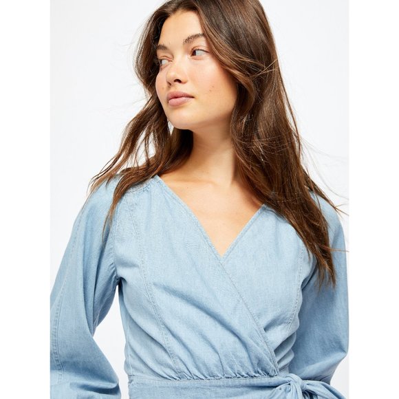 NWT Free People Sophie Denim Top / Medium Wash - Picture 4 of 5